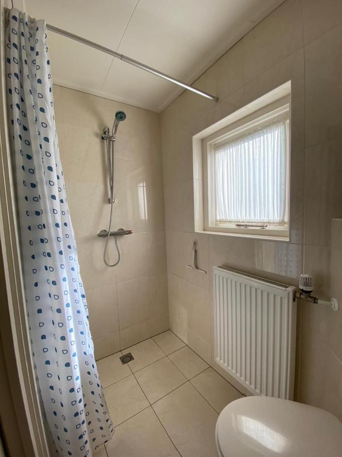 Huis Bij Het Water Met Sloepje Jutrijp Exterior foto