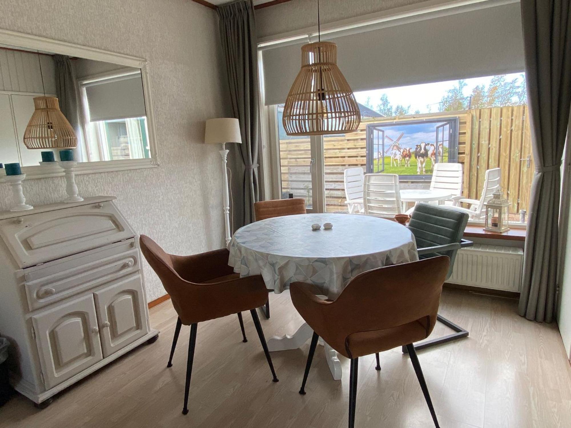 Huis Bij Het Water Met Sloepje Jutrijp Exterior foto