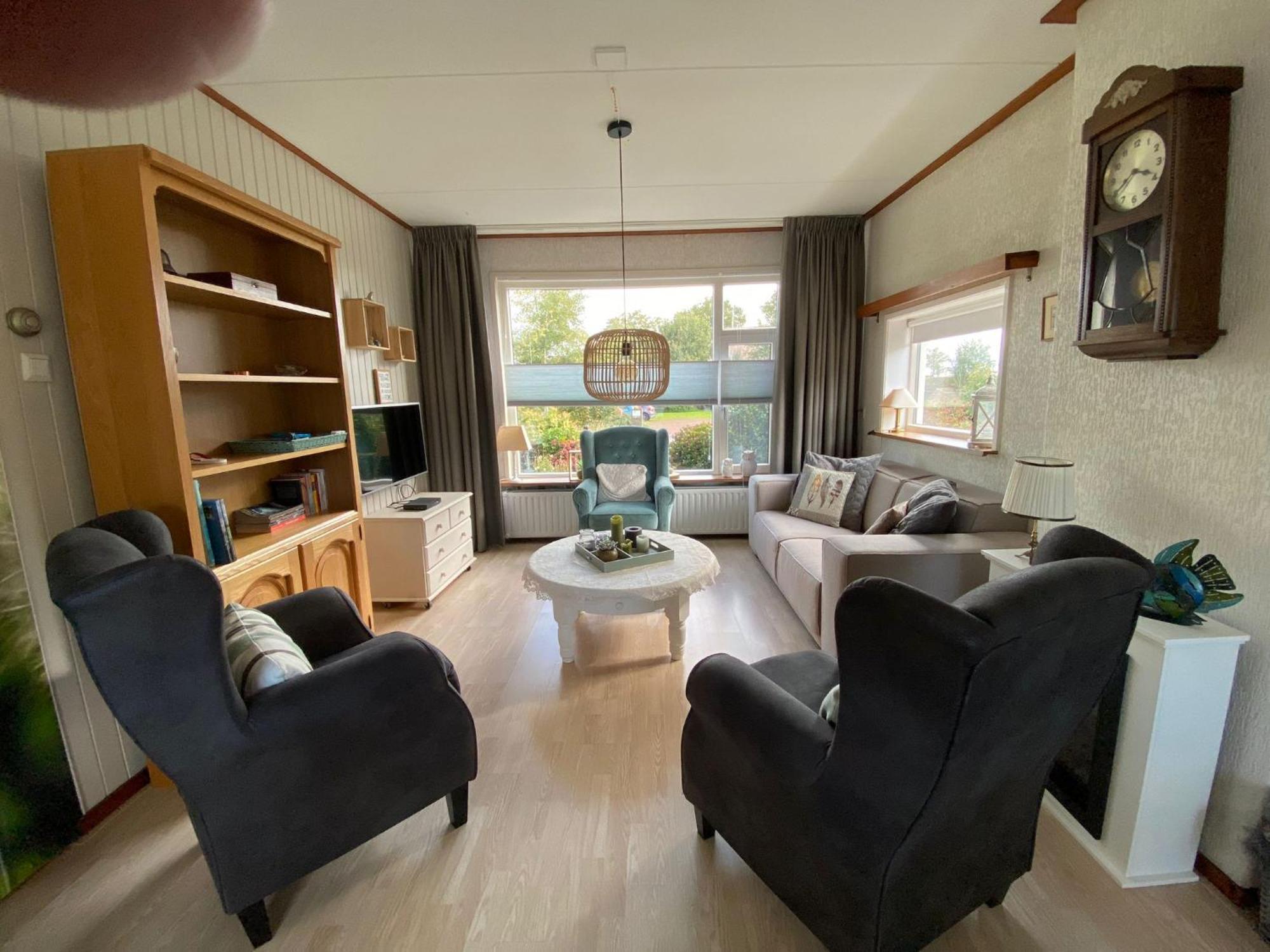 Huis Bij Het Water Met Sloepje Jutrijp Exterior foto