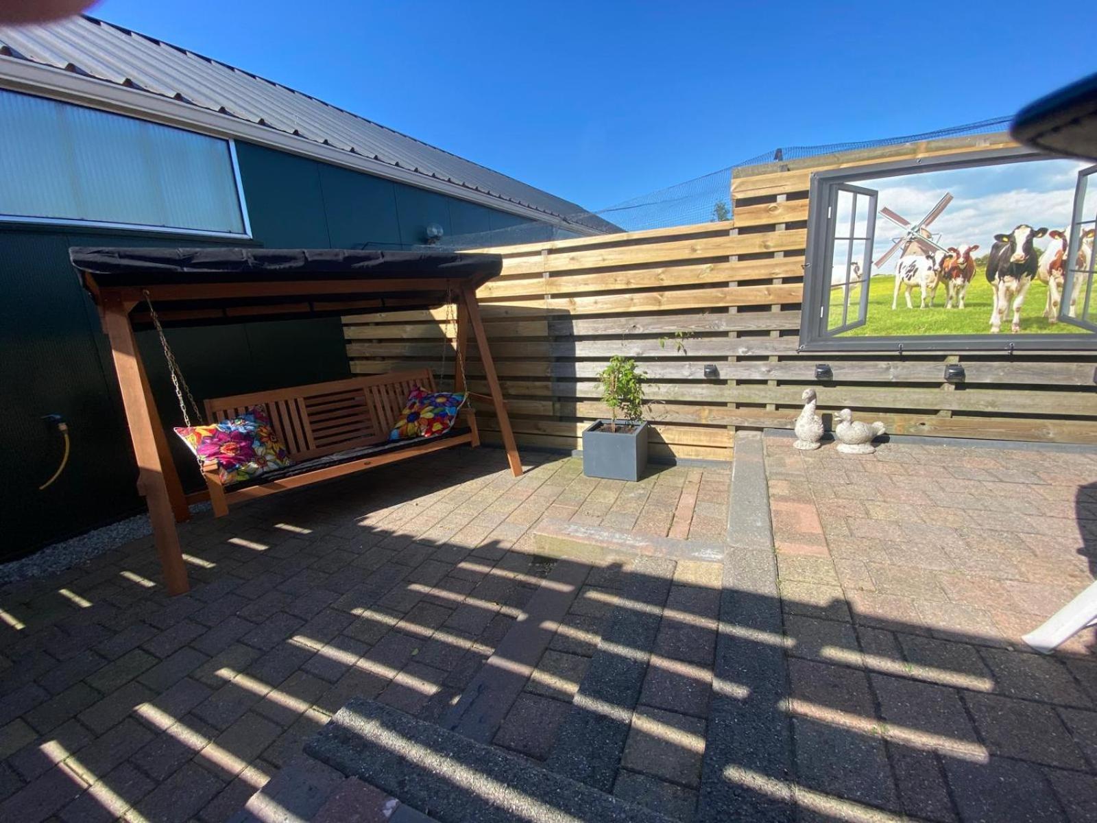 Huis Bij Het Water Met Sloepje Jutrijp Exterior foto